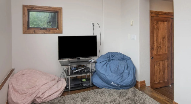 Bridge St. Condominium R2 3 Bedroom Condo by RedAwning, Забронировать Апартаменты/квартира Отели Вейл с парковкой, Парковка