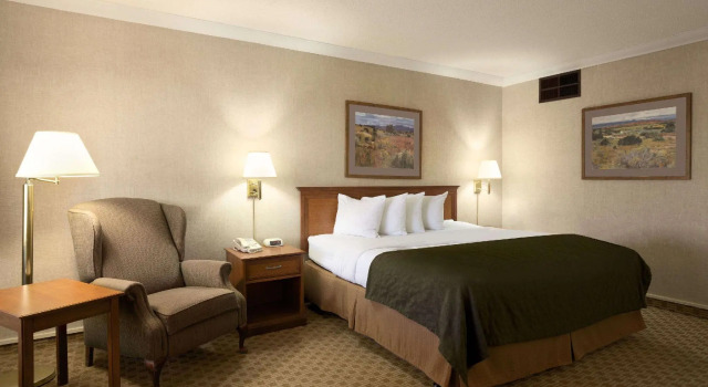 Двухместный номер Standard Days Inn & Suites by Wyndham Trinidad