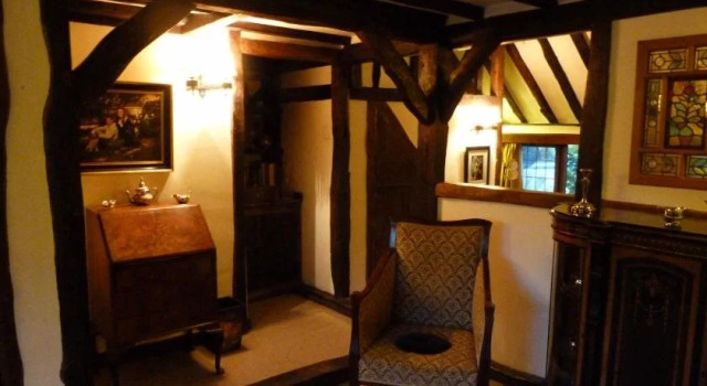 Tudor Cottage, Varaa Lomakoti Mökit kohteessa Merseyside, Mökki