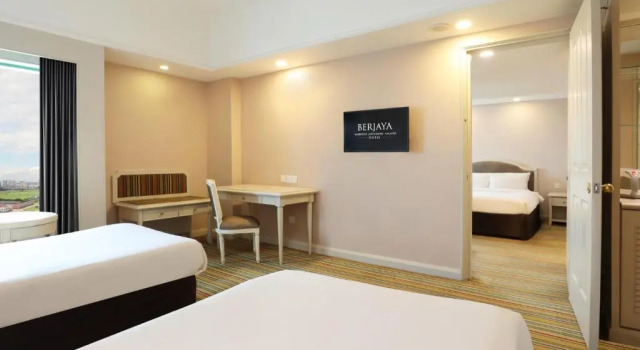 Семейный номер Deluxe с красивым видом из окна Berjaya Waterfront Hotel, Johor Bahru