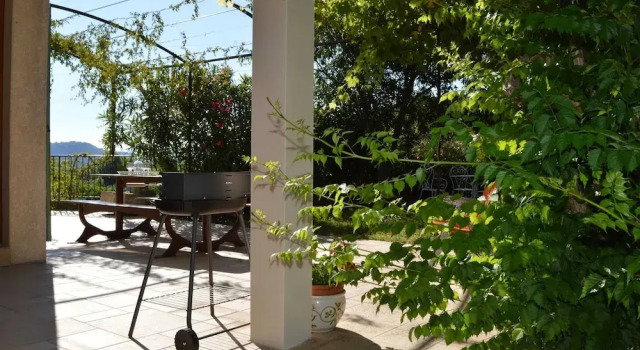 Коттедж Classic с 3 комнатами Captivating Holiday Home in Les Vans with Pool