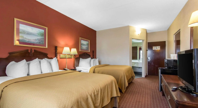 Четырёхместный номер Standard Quality Inn Hixson-Chattanooga