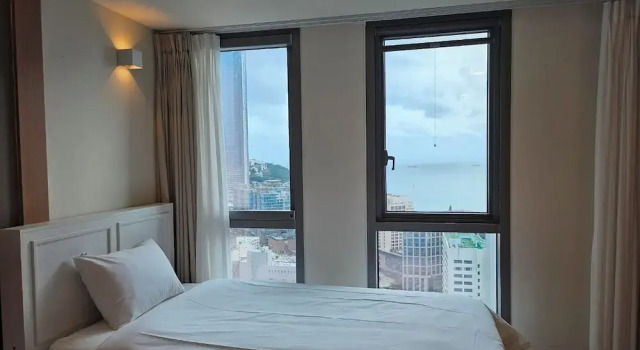 Двухместный номер Deluxe с частичным видом на море #Elbon The Stay