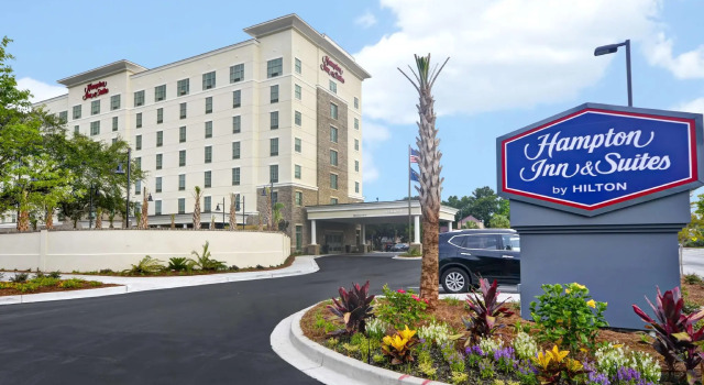 Двухместный люкс Hampton Inn & Suites Charleston Airport