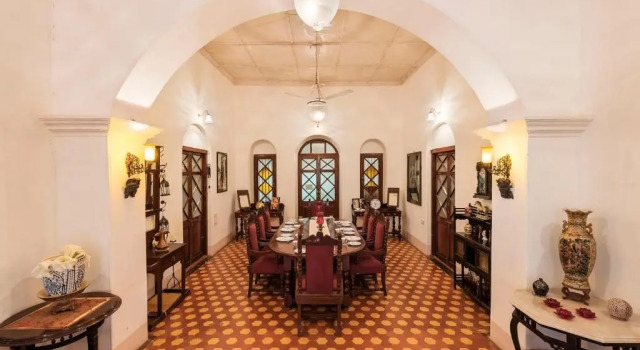 Номер Deluxe SaffronStays Parsi Manor - 4-BR heritage villa near Charlotte Lake serving authentic Parsi meals