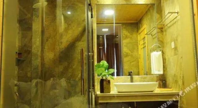 Pengrun Holiday Hotel, Prenota Hotel Jiangmen Guangdong
