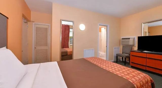 Номер Standard Media Inn & Suites