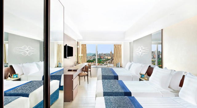 Четырёхместный номер Luxury Harbour Plaza 8 Degrees