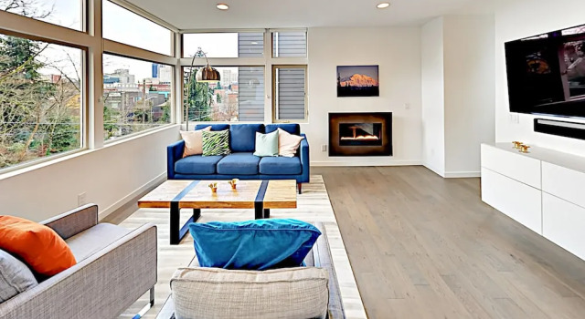 New ! Private Rooftop Deck W/ City Views 3 Bedroom Townhouse