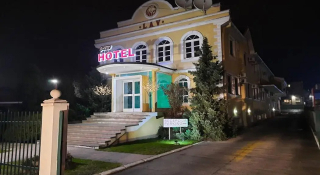 Hotel Lav