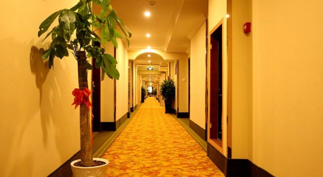 GreenTree Inn KunShan Lujia Town Furong Road Express Hotel, Забронировать Отель Сучжоу Китай