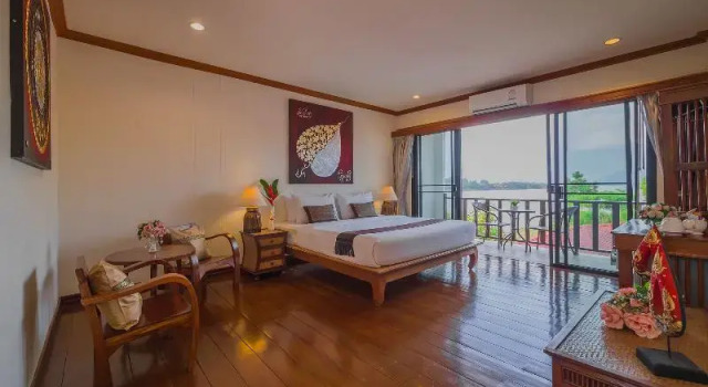 Двухместный номер Standard с балконом Chiangkhan River Mountain Resort