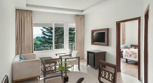 Люкс с 2 комнатами The Fern Surya Resort Dharampur, Kasauli Hills, Series by Marriott