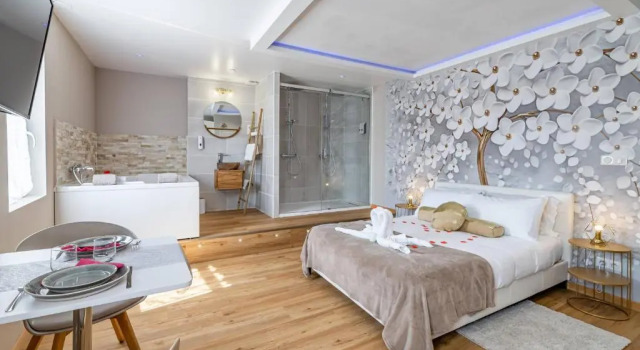 Студия Studio Love room Spa Baignoire double La Ciotat Centre port