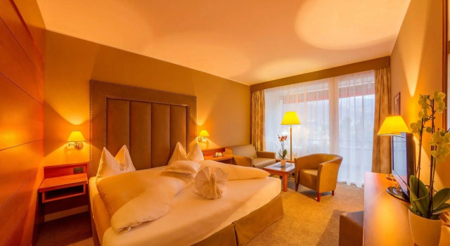 Dominik Alpine City Wellness Hotel