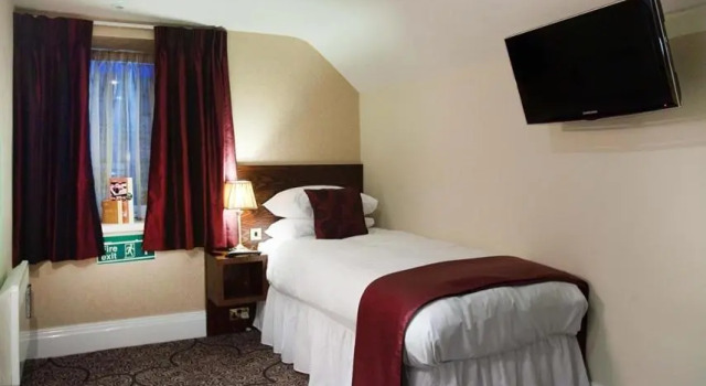 Номер Standard The Castle Hotel