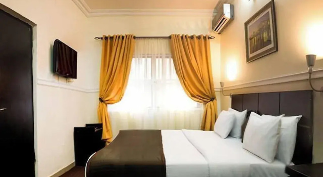 Gullivers Hotel, Rezervovat Hotel Hotely v Ibadan se snídaní, Snídaně