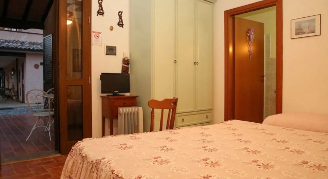 Agriturismo Al Vermigliano, Забронировать Фермерский дом Отели Альберезе с парковкой, Парковка