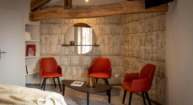 Полулюкс Hotel - Restaurant Les 3 Piliers