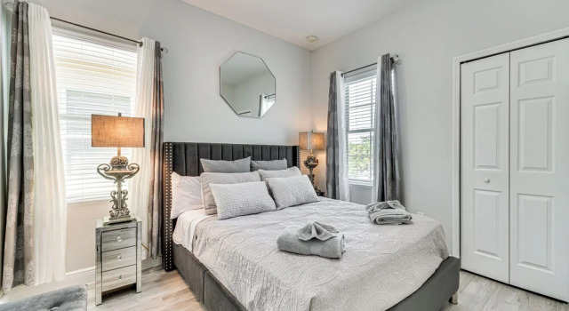 10 Mi to Disney Lake view Haven w Pool Access