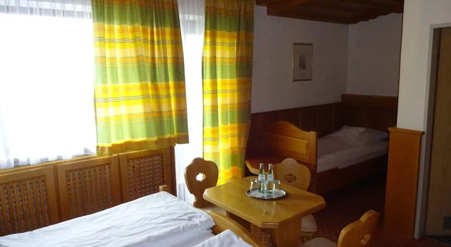Трёхместный номер Standard Hotel Neuwirt