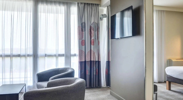 Двухместный люкс с балконом Novotel Senart Golf De Greenparc