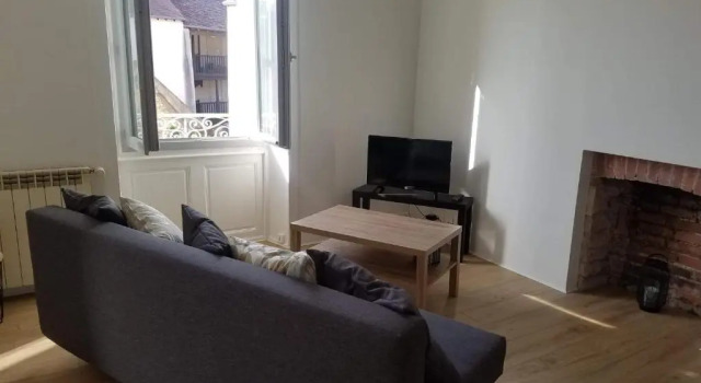 Appartement confort deux Etoiles, Забронировать Апартаменты/квартира Отели Горного массива Юры с парковкой, Парковка