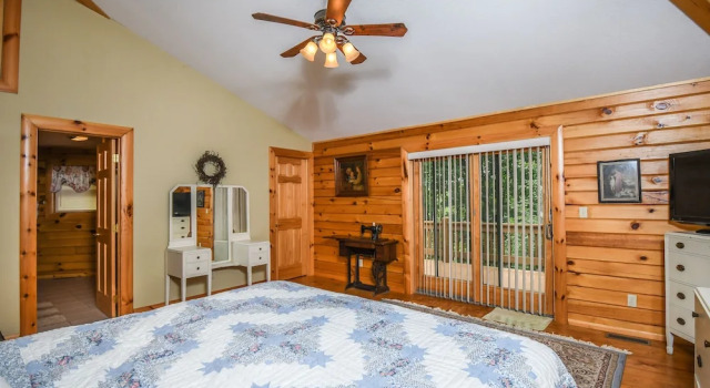 Cozy Cabin 4 Bedroom House, Book Hotel Oakland Maryland