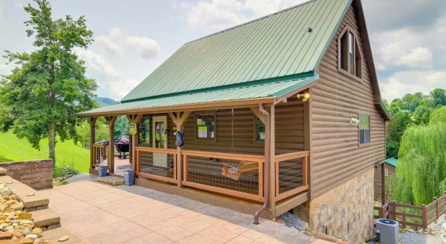 Views, Fire Pit + Game Room: Smoky Mountain Cabin