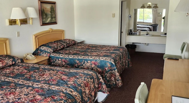 Четырёхместный номер Standard Bayview Inn