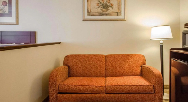 Четырёхместный люкс Quality Suites Jeffersonville - Louisville North