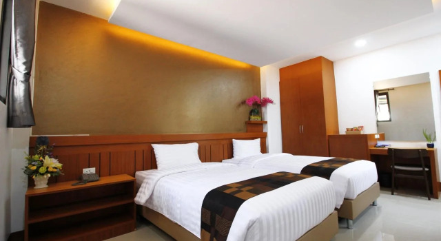 Nonghan Grand Hotel and Resort, Забронировать Курортный отель Отели Нон-Сунг с парковкой, Парковка