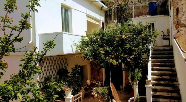 Коттедж Three Bedroom Apartment in City Center with Sea View near the Beach