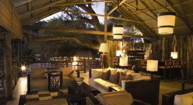Orient-Express Safaris, Rezerwuj Hotel Maun Ngamiland East