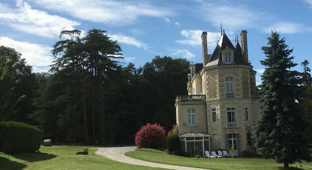 Chateau Vary, Забронировать Отель Женн 
