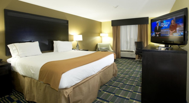 Holiday Inn Express & Suites Morrilton by IHG, Boek Hotel Hotels in Missouri met zwembad, Zwembad