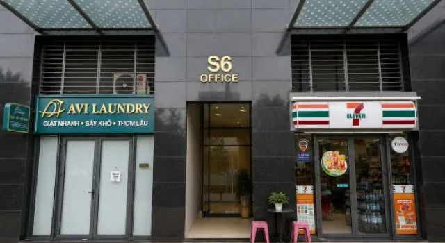 Studio with workspace • 15’ to Ben Thanh market