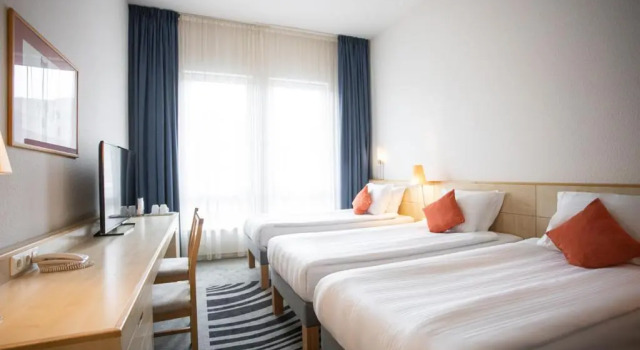 Трёхместный номер Standard Mövenpick Hotel Budapest Centre