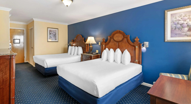 Четырёхместный номер Standard Best Western White House Inn