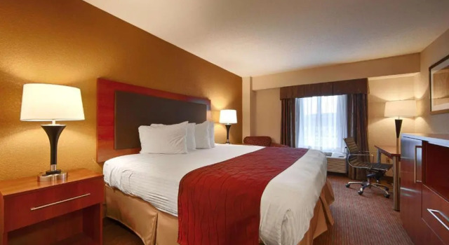 Номер Standard Days Inn by Wyndham Indiana Benjamin Franklin Highway
