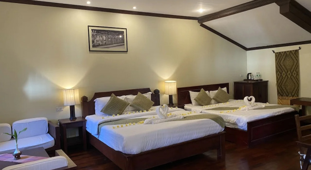 Luang PraBang Residence & Travel, Varaa Hotelli Hotellit Luang Prabang uima-altaalla, Uima-allas