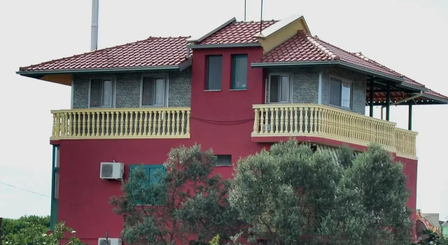 H and H Guesthouse, Book Hotel Hoteller i Velipojë med parkering, Parkering