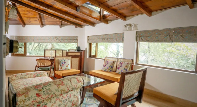 Семейный люкс Two Chimneys, Gethia, Nainital