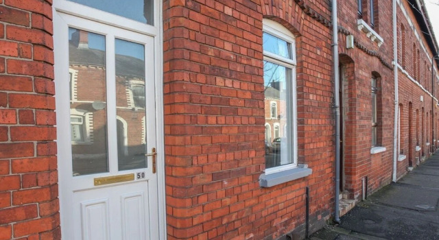Belfast Budget Donegall Avenue 50, Забронировать Отель Отели Белфаста 3 звезды, рядом с Solidarity Wall, 3*
