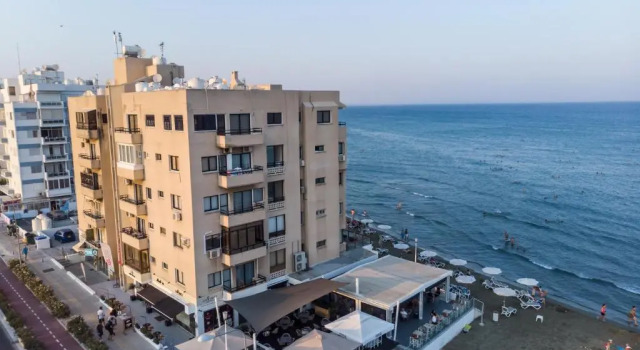 Студия Lazuli Beachfront Apartment 405