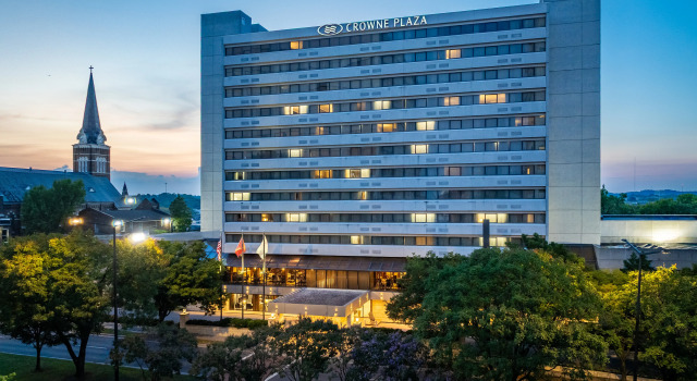 Crowne Plaza Knoxville Downtown University by IHG