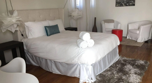 Chic Hollywood Bungalow, Забронировать Отель Отели Лос-Анджелеса 3 звезды, 3*