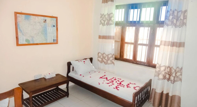 Flamingo Guest House, Забронировать Отель Отели Занзибара с бассейном, Бассейн