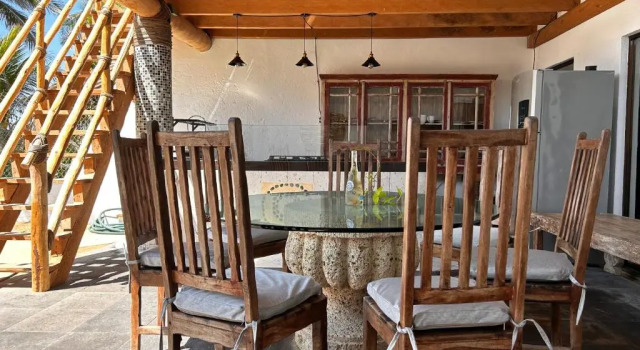 Коттедж с 2 комнатами с балконом Villa Bamboo