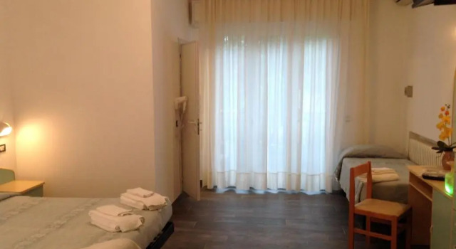 Четырёхместный номер Standard Hotel Letizia